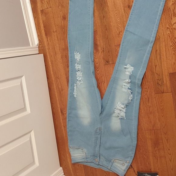 High waisted ripped jeans - Picture 4 of 4